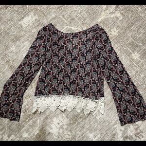 Elegant Paisley Lace Trim Top